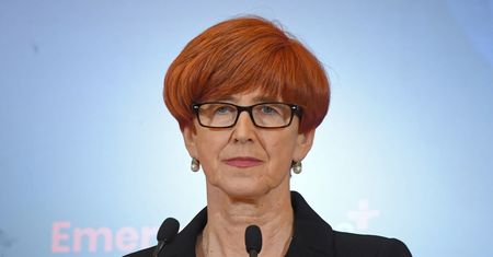 Demografia. Przewaga zgonów nad urodzeniami wciąż rośnie