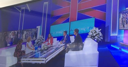 Telewizja Polska przeszła samą siebie. Oto, jak zaaranżowali studio z okazji książęcego ślubu