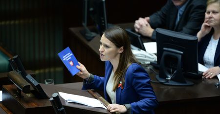 Obrażał i groził posłance. Został skazany, ale nie czuje się winny. "To polityczna farsa"