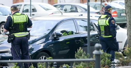Warszawa. Strażnik miejski zwrócił uwagę rowerzystce. Ugryzła go