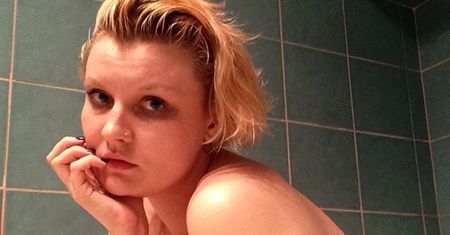 Klaudia nie pisze, że "jej stan jest krytyczny", tylko że chce jej się od tego wszystkiego rzygać