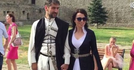 Katarzyna Pakosińska ma w domu prawdziwego arystokratę. Czym zajmuje się jej mąż?
