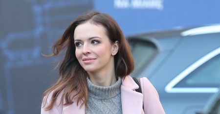 LOOK OF THE DAY: Anna Wendzikowska w różowym płaszczu