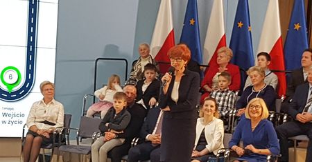 500 plus na pierwsze dziecko. Rząd zdradza od kiedy pieniądze