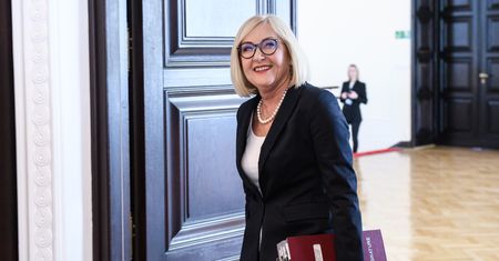 Strajk nauczycieli. Rzecznik rządu: Samorządowcy zamiast namawiać do protestów, mogą sami podnieść pensje nauczycielom
