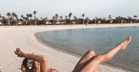 Anna Wendzikowska ponownie na wakacjach. Pozuje na plaży