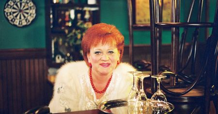 Elżunia ze "Złotopolskich" przeszła metamorfozę. Od sklepowej do kobiety z klasą