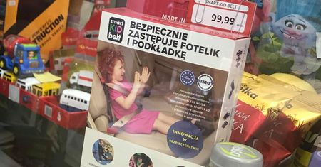 Tanie urządzenie, które ma zastąpić fotelik. Eksperci mają wątpliwości
