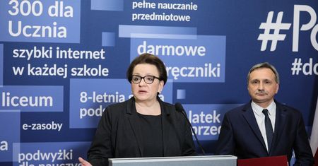 Strajk nauczycieli 2019. Anna Zalewska powiedziała, że egzaminy przebiegają bez zakłóceń