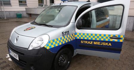 24-latek powiesił się w samochodzie straży miejskiej