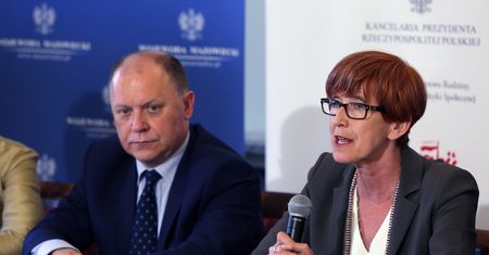 Niższy wiek emerytalny już od października. Rafalska przypomina, że dłuższa praca to wyższe świadczenie
