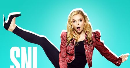 Iza Miko i Natalia Przybysz na scenie SNL Polska