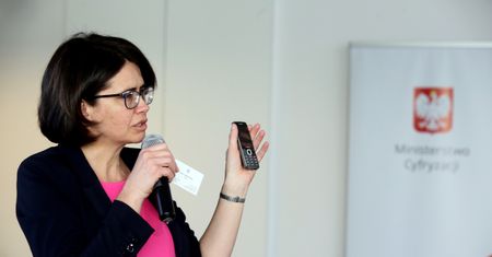 Internet zamiast wizyty w urzędzie. Resort cyfryzacji publikuje "rozkład jazdy"