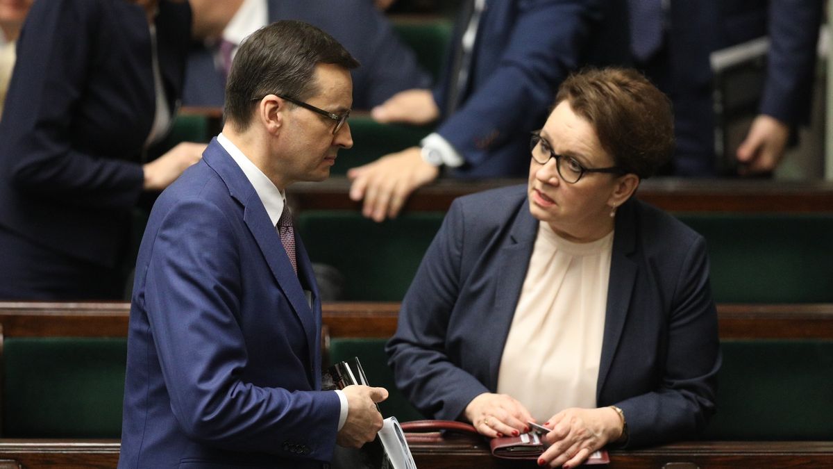 Okrągły stół w oświacie miałby być "nowym otwarciem, dyskusją dla poprawy systemu oświaty", uważa premier.