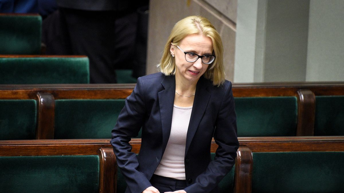 Minister Czerwińska będzie musiała sprzedać dużo obligacji, żeby sfinansować pomysły Kaczyńskiego