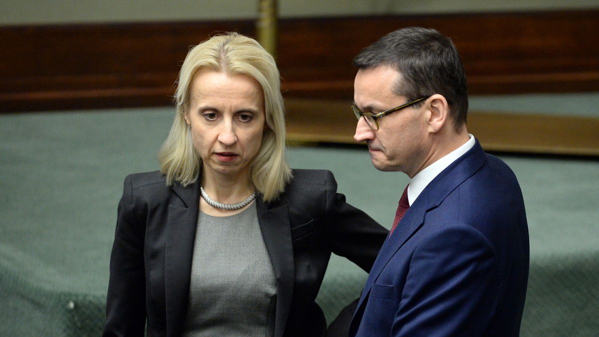 Fot. Jan Bielecki/East News, Warszawa, 20.02.2019. 77. posiedzenie Sejmu. Debata nad wnioskiem o wyrazeniu wotum nieufnosci wobec ministra sprawiedliwosci Zbigniewa Ziobry.Fot. Jan Bielecki/East News, Warszawa, 20.02.2019. 77. posiedzenie Sejmu. Debata nad wnioskiem o wyrazeniu wotum nieufnosci wobec ministra sprawiedliwosci Zbigniewa Ziobry. N/z minister finansow Teresa Czerwinska, premier Mateusz Morawiecki. 