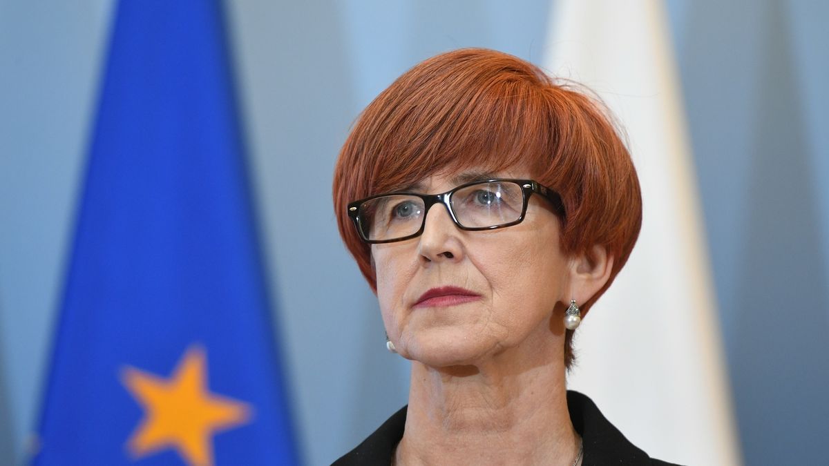 Minister Elżbieta Rafalska ostrzega, by nie przechodzić na emeryturę w czerwcu