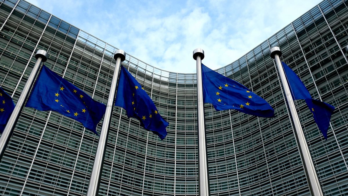 Komisja Europejska pozwala na większe wsparcie dla firm - rządy będą mogły przyznawać do 800 tys. euro 