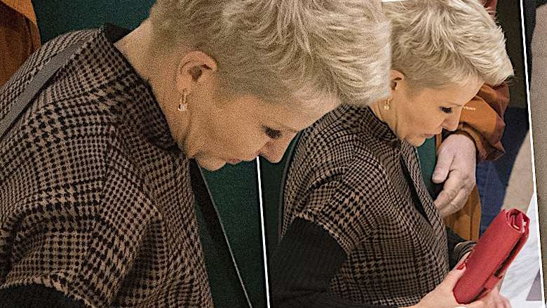 Joanna Racewicz kupuje pączki