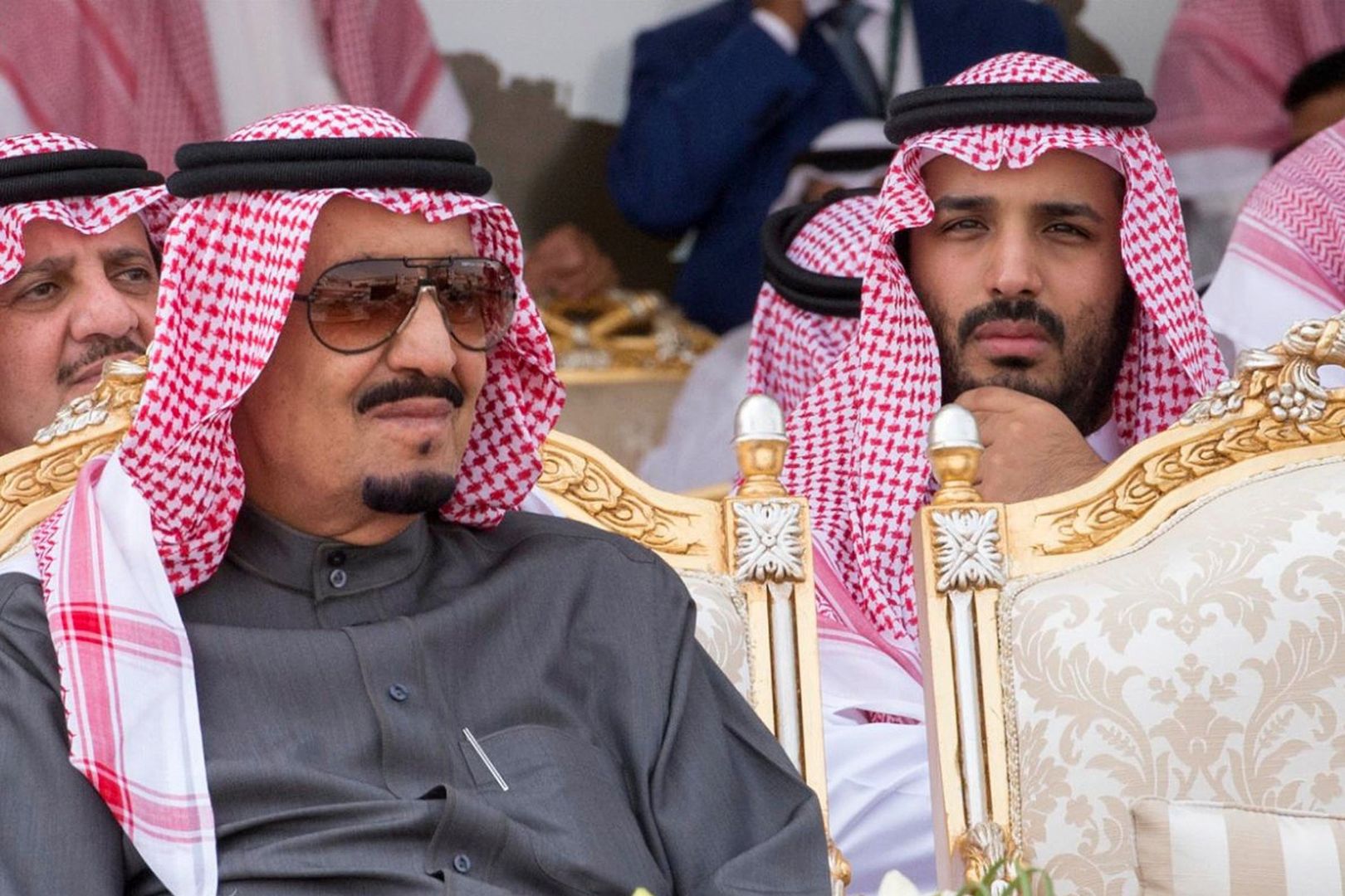 Muhammad ibn Salman (z prawej) i jego ojciec, król Salman.