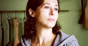 Jolanta Fraszyńska szczerze o dzieciństwie swoim i siostry. "Miałyśmy dwóch ojców, którzy wypięli się na córki". Pozostał ślad...