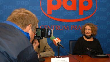 Maria Szyszkowska podczas konferencji prasowej