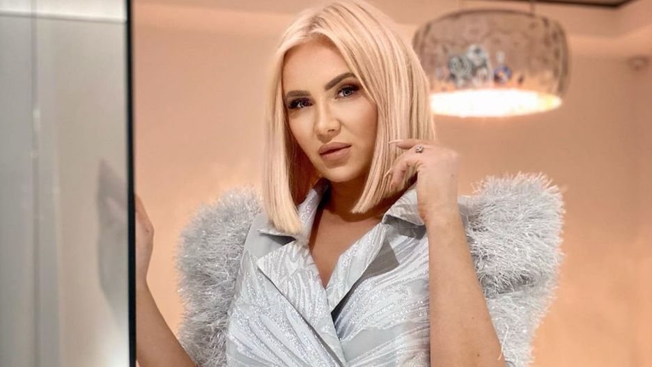 "Królowe życia". Izabela Macudzińska miała wypadek samochodowy