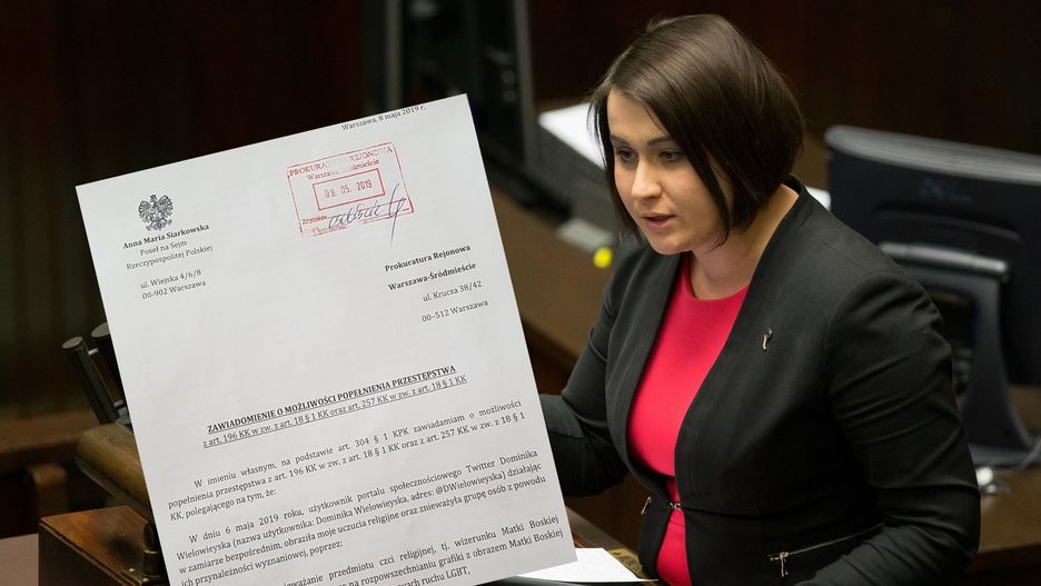 Anna Siarkowska (PiS) składa zawiadomienie do prokuratury ws. profanacji obrazu Matki Boskiej Częstochowskiej