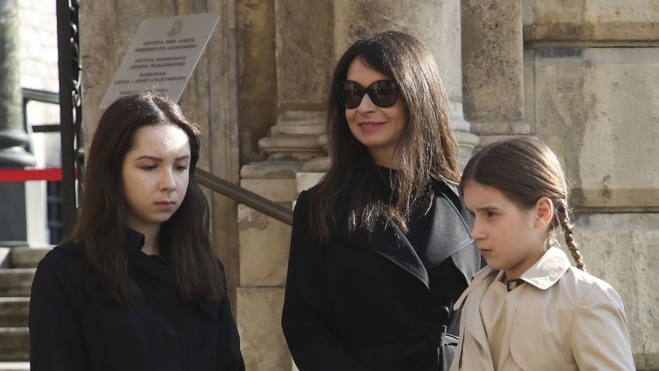Marta zabrała swoje córki na 8 Obchody Tragedii Smoleńskiej