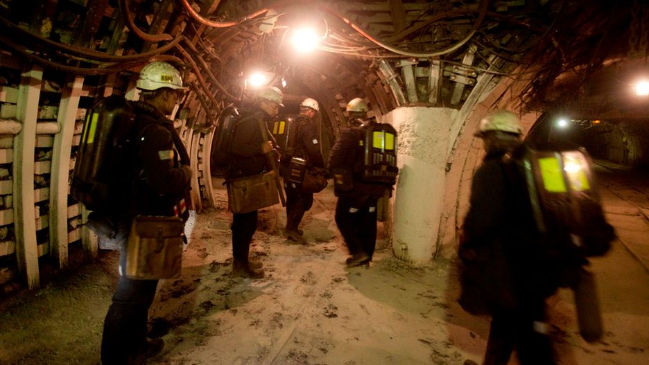 Wstrząs w kopalni Bielszowice. 9 górników zostało rannych, jeden zmarł