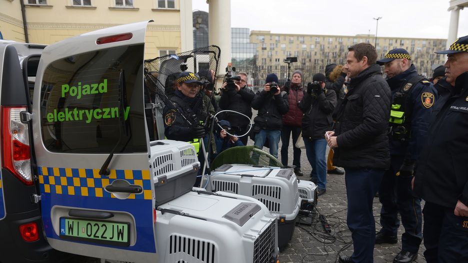 Warszawa. Ekopatrol otrzymał nowe elektryczne samochody