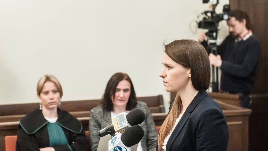 Gdańsk. Agnieszka Pomaska oraz Anna Kołakowska (w tle) podczas rozprawy (zdj. arch.)
