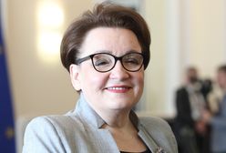 Anna Zalewska na okładce "Polityki". Znikająca