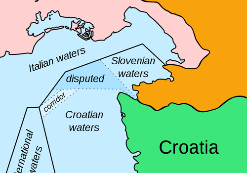 Przerywaną linią zaznaczony jest sporny obszar Zatoki Pirańskiej  