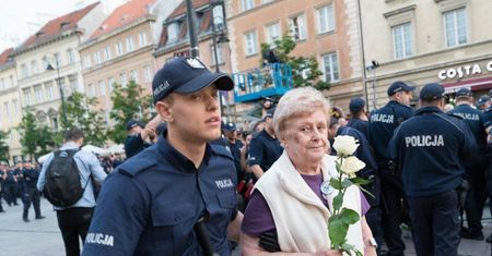 "A żebyś babo złamała i drugą nogę!" Takie słowa usłyszała 82-latka