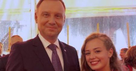 Wiktoria Gąsiewska skrytykowana za zdjęcie z Andrzejem Dudą. Oto, jak odpiera atak