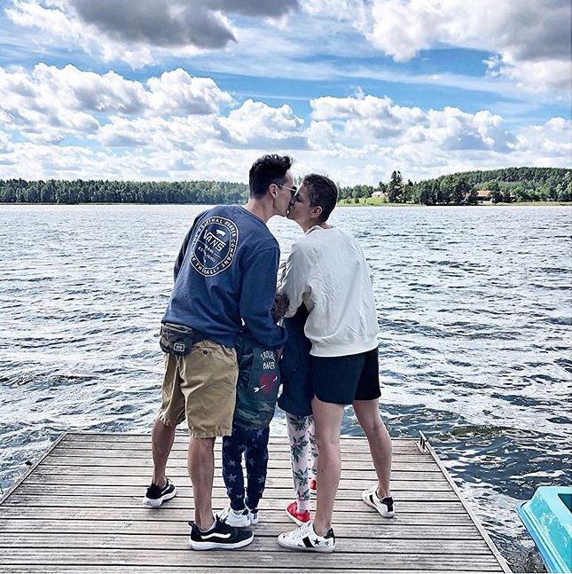 Alżbeta Lenska całuje się z mężem. "Miłość"