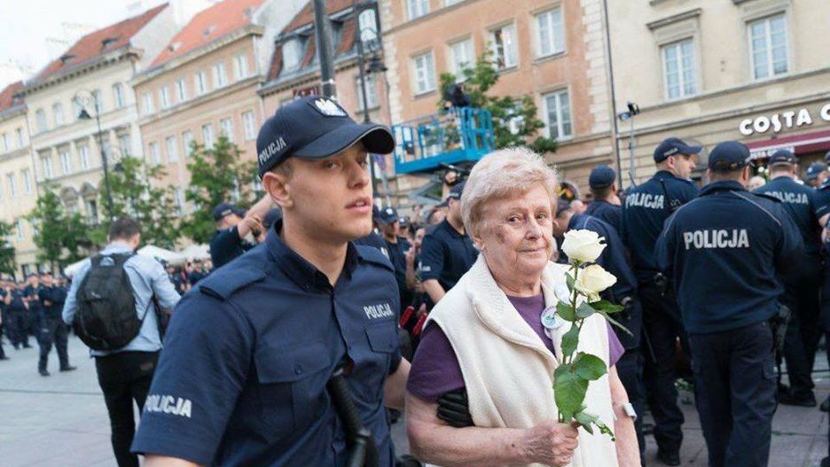 Zatrzymana przez policję 82-letnia pani Iwona