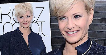 Małgorzata Kożuchowska nawet w zwykłych dżinsach wygląda jak zawodowa modelka! Całe show zrobiły jej śliczne kozaczki i markowa torebka!