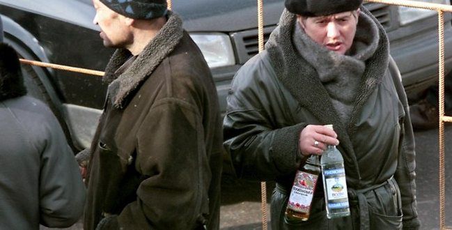 Tak tam wygląda walka z alkoholizmem - ludzie zaczną pić olej napędowy
