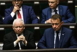 Nowy sondaż. Słabnie poparcie dla PiS. Do Sejmu weszłyby cztery partie