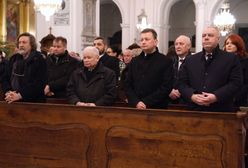 Warszawa. Jarosław Kaczyński podczas 7. rocznicy śmierci swojej matki