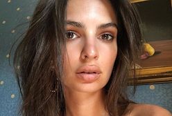 Emily Ratajkowski stawia na cętki. Jej bikini niewiele pozostawia wyobraźni