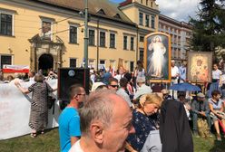 Demonstracja w obronie abp. Marka Jędraszewskiego. Mówił o "tęczowej zarazie"