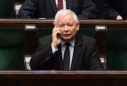 Jarosław Kaczyński chciał dla niego 50 tys. zł? Kim jest ks. Rafał Sawicz