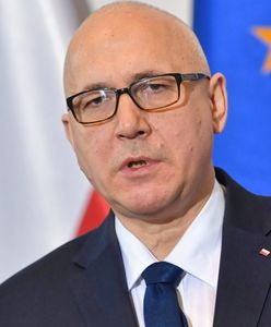 Narodowcy w Auschwitz. Szef MSWiA odpowiada Rabiejowi