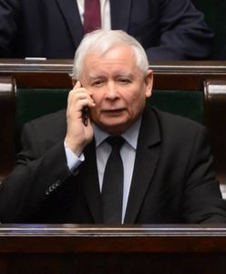 Jarosław Kaczyński chciał dla niego 50 tys. zł? Kim jest ks. Rafał Sawicz