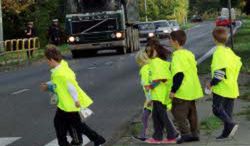 Bezpiecznie przez przejście dla pieszych