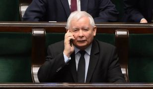 Jarosław Kaczyński chciał dla niego 50 tys. zł? Kim jest ks. Rafał Sawicz