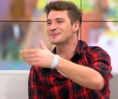 Mikołaj Roznerski nie jest już singlem. Widzowie znają jego wybrankę